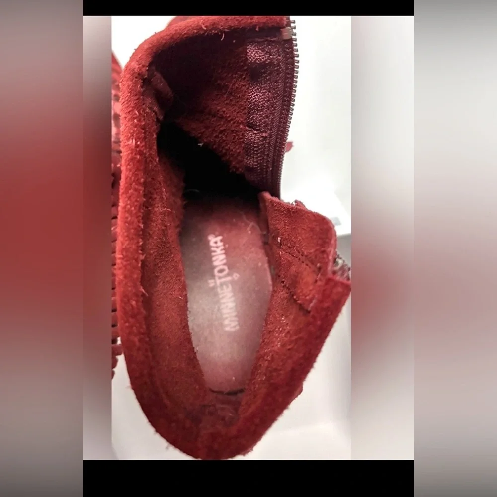 Minnetonka Suede Ankle Boots Wedged with Fringe in Burgundy Red Size 5.5